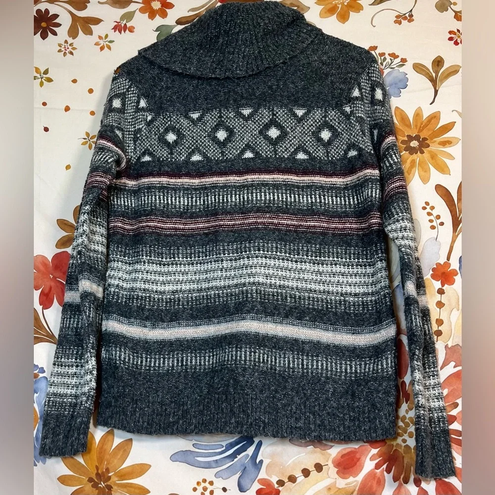 Hollister M Cowl Neck Grey Maximal Print Light Sweater Fall Winter School Office - Picture 3 of 7